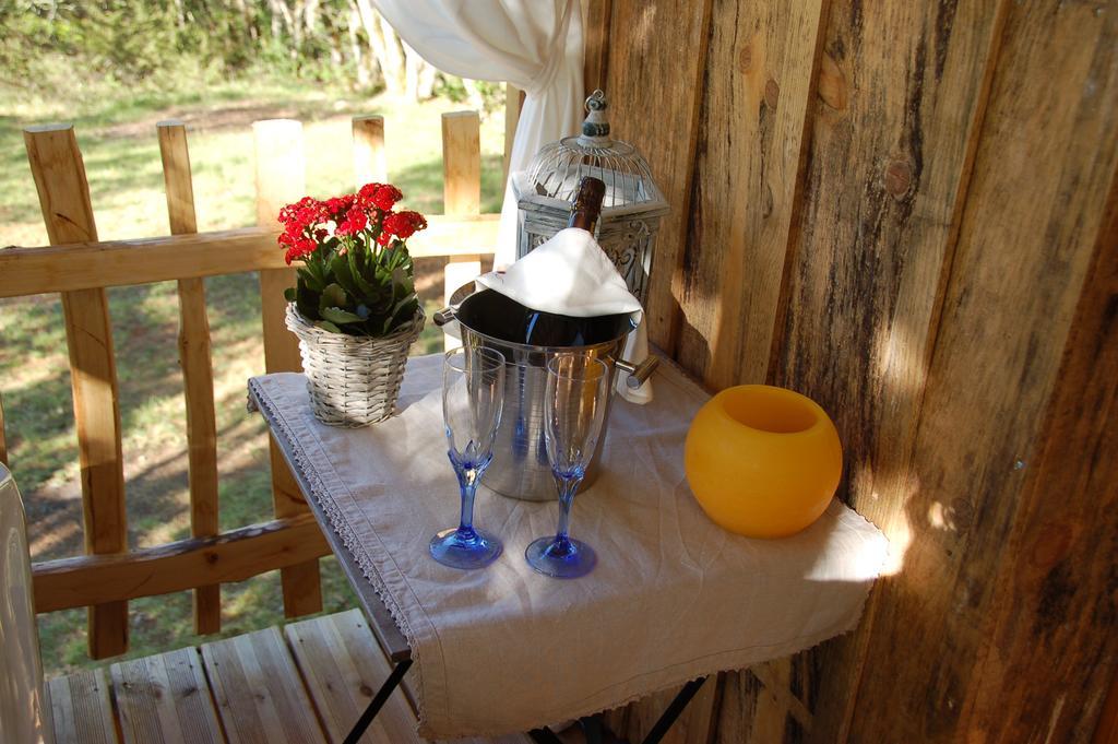 Le Lion D'Or En Perigord Bed and Breakfast Mauzac-et-Grand-Castang Εξωτερικό φωτογραφία